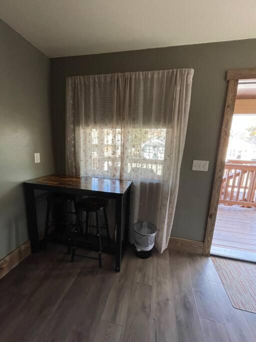 Parkway Yellowstone Guest House Room #2 Гардинър Екстериор снимка